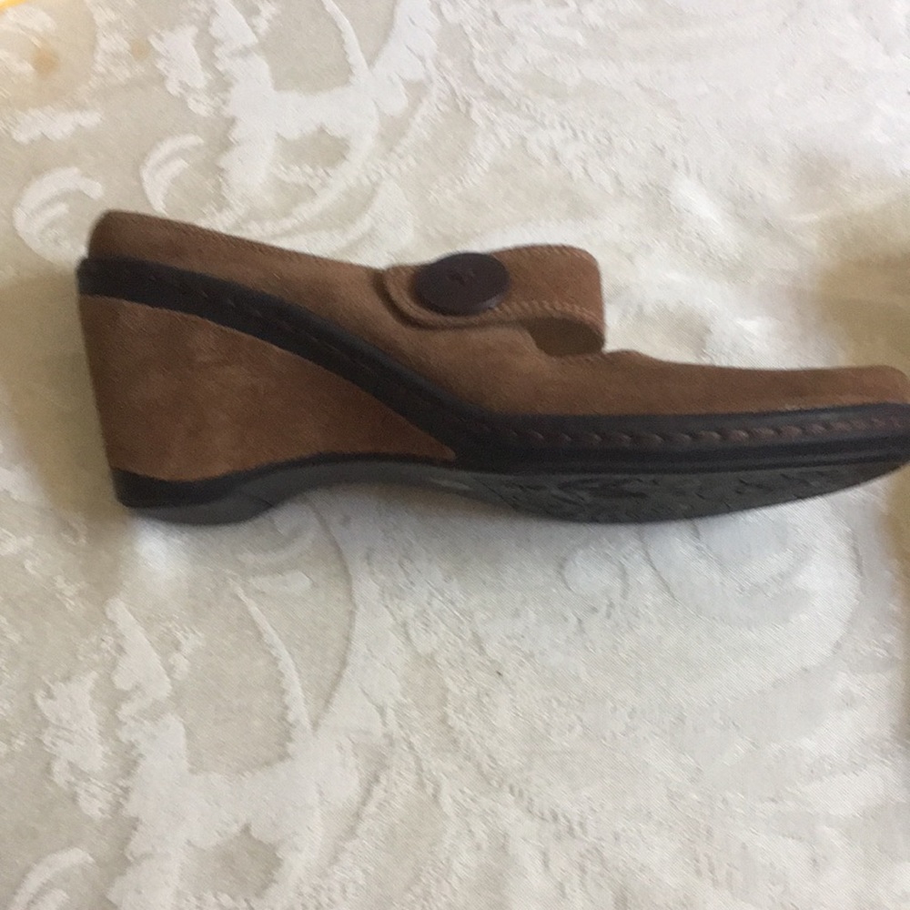 Shoes - Picture 5 of 6
